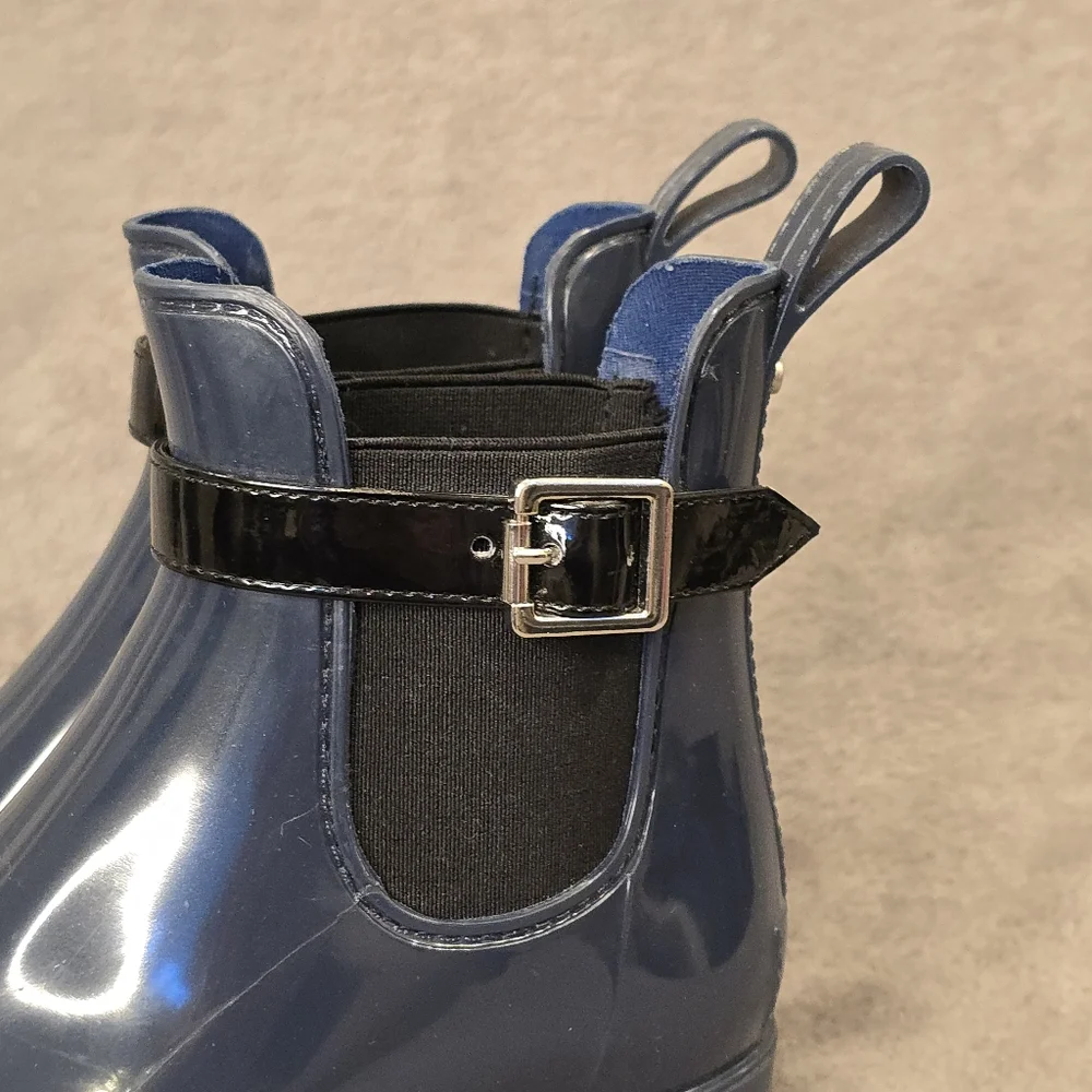 Marc Fisher Women Rain Boots, Size 7 Short Ankle Navy Blue Boots *FLAW*